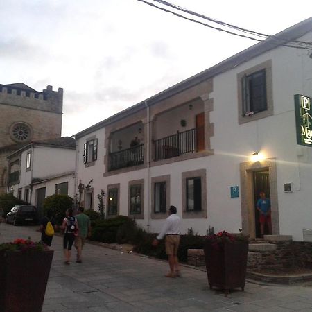 Pensión Mar Portomarín Exterior foto