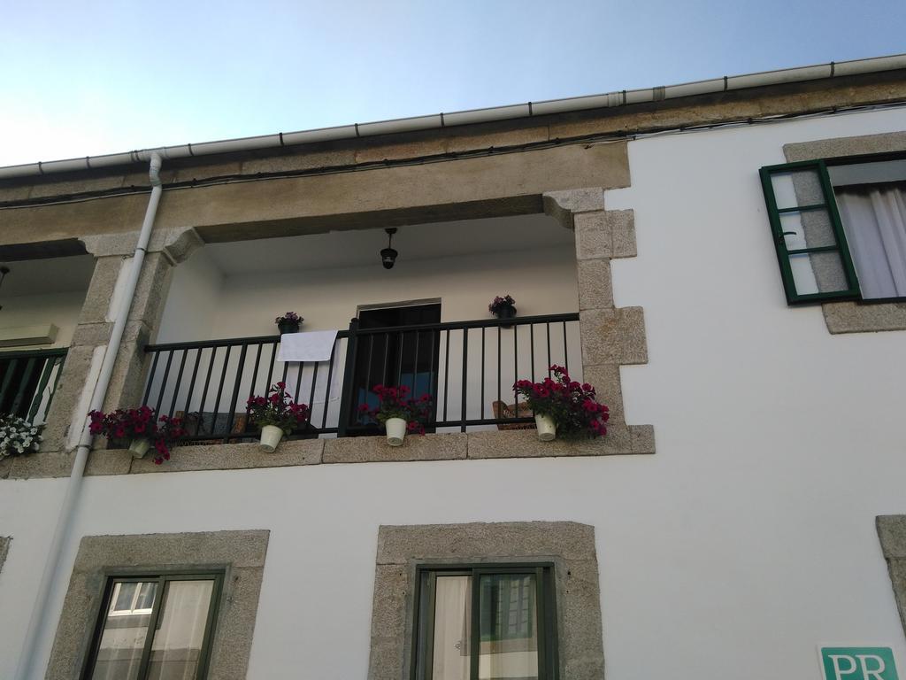 Pensión Mar Portomarín Exterior foto